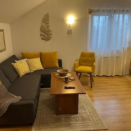 Boro Hills Apartament *